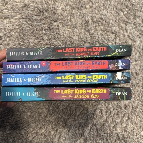 The Last Kids on Earth Book Set Max Brallier. - Picture 3 of 3